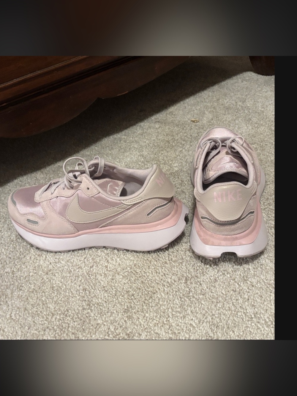 Nike sz 8.5 Mauve Sneakers pink suede trim barbiecore athleisure loungewear